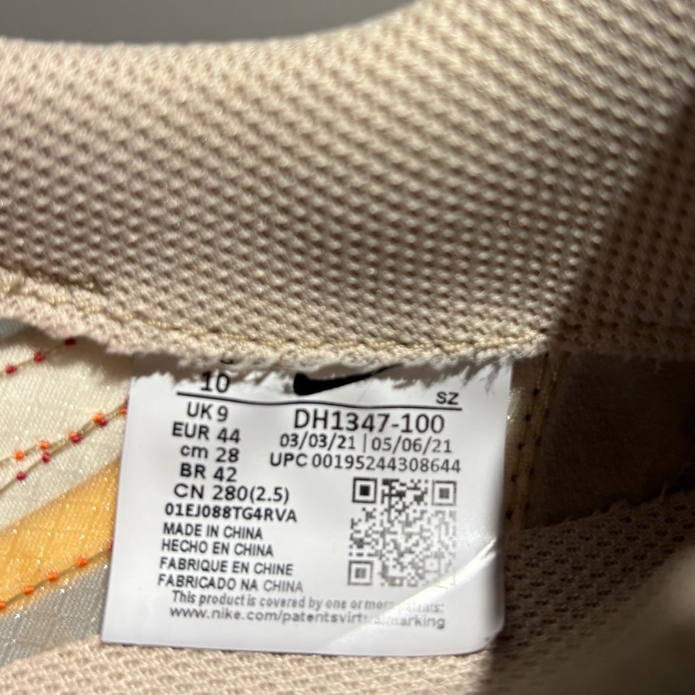 Nike LDWaffle x sacai x CLOT
Orange Blaze - Picture 6 of 12